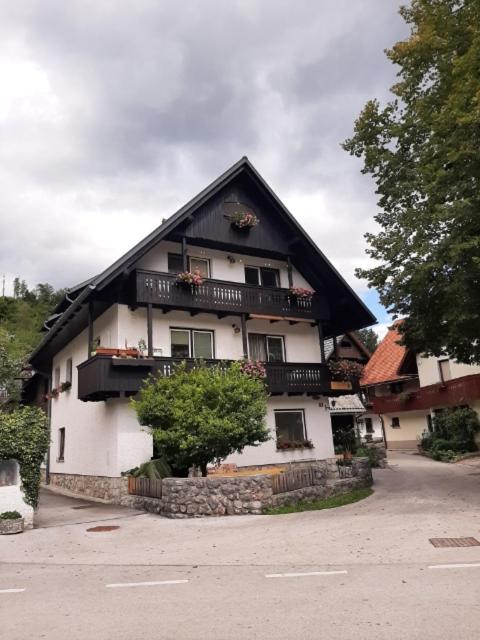 Apartma Kosnik Perunika Bohinj ภายนอก รูปภาพ